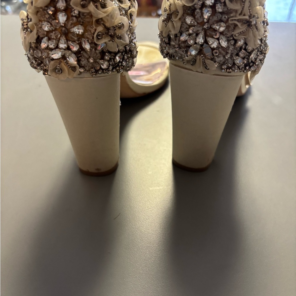 Badgley Mischka Cream Crystal Embellished Heels